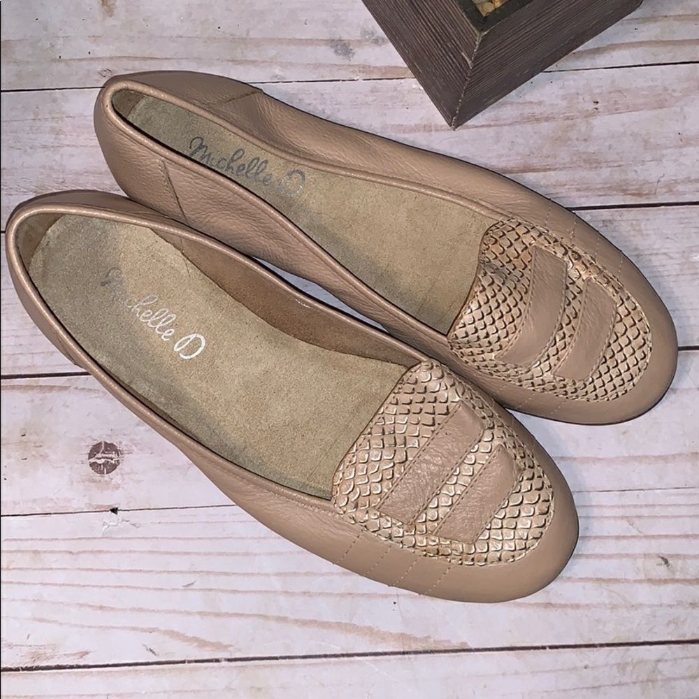 Michelle D Tan Leather Shies Size 8 M